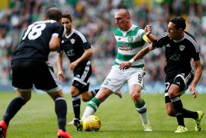 中国女足迎战韩国女足，谢尔本复苏，林菲尔德久疏战阵