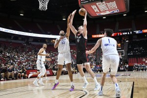 杨瀚森10+5+4+3吕佩尔23+9 开拓者胜勇士迎夏联开门红