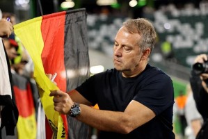 2500万欧元！巴萨有意引进邓弗里斯，欧冠国米淘汰巴萨首功之将