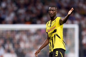 世俱杯-弗鲁米嫩塞对阵多特蒙德：大黄蜂进攻强劲，防线受伤病困扰